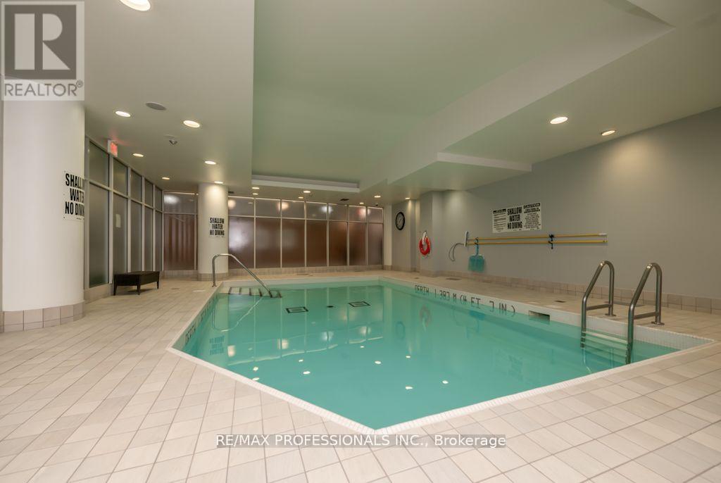 512 - 15 Windermere Avenue, Toronto, Ontario  M6S 5A2 - Photo 18 - W12591254