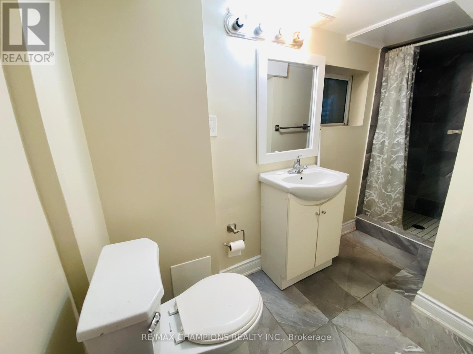 Bsmt - 734 Willard Avenue, Toronto, Ontario  M6S 3S5 - Photo 14 - W12591272