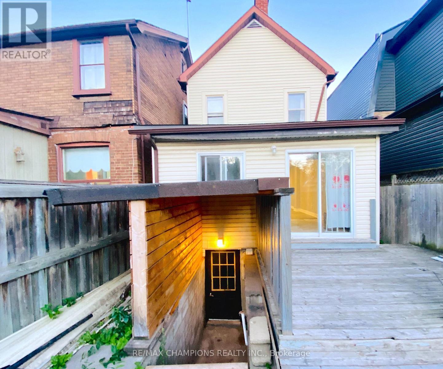 Bsmt - 734 Willard Avenue, Toronto, Ontario  M6S 3S5 - Photo 15 - W12591272