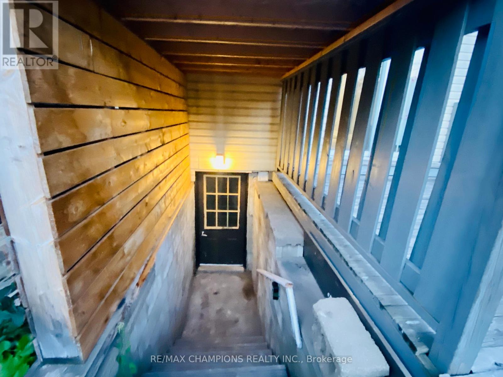 Bsmt - 734 Willard Avenue, Toronto, Ontario  M6S 3S5 - Photo 16 - W12591272