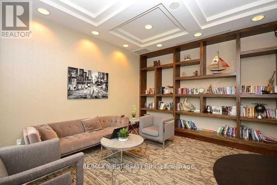 1812 - 339 Rathburn Road W, Mississauga, Ontario  L5B 0K6 - Photo 12 - W12591274