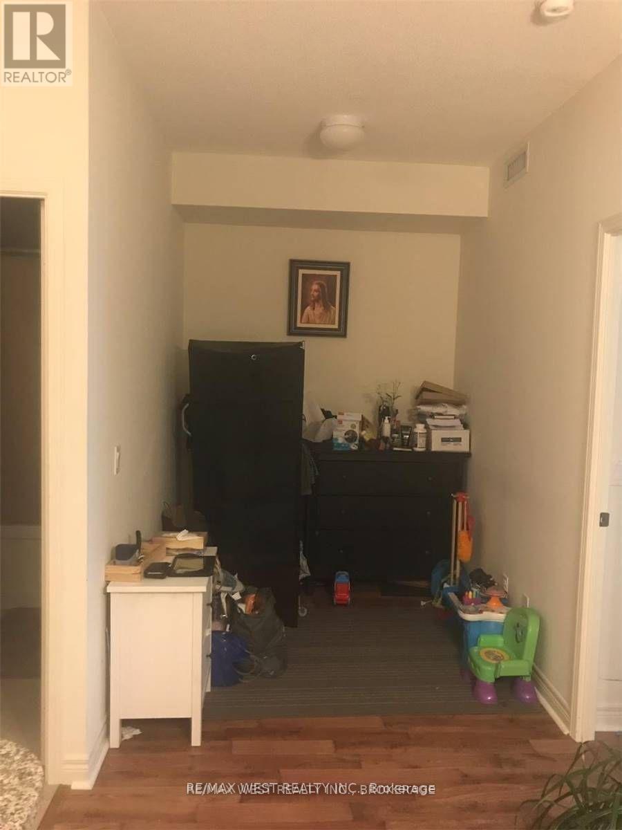 1812 - 339 Rathburn Road W, Mississauga, Ontario  L5B 0K6 - Photo 18 - W12591274