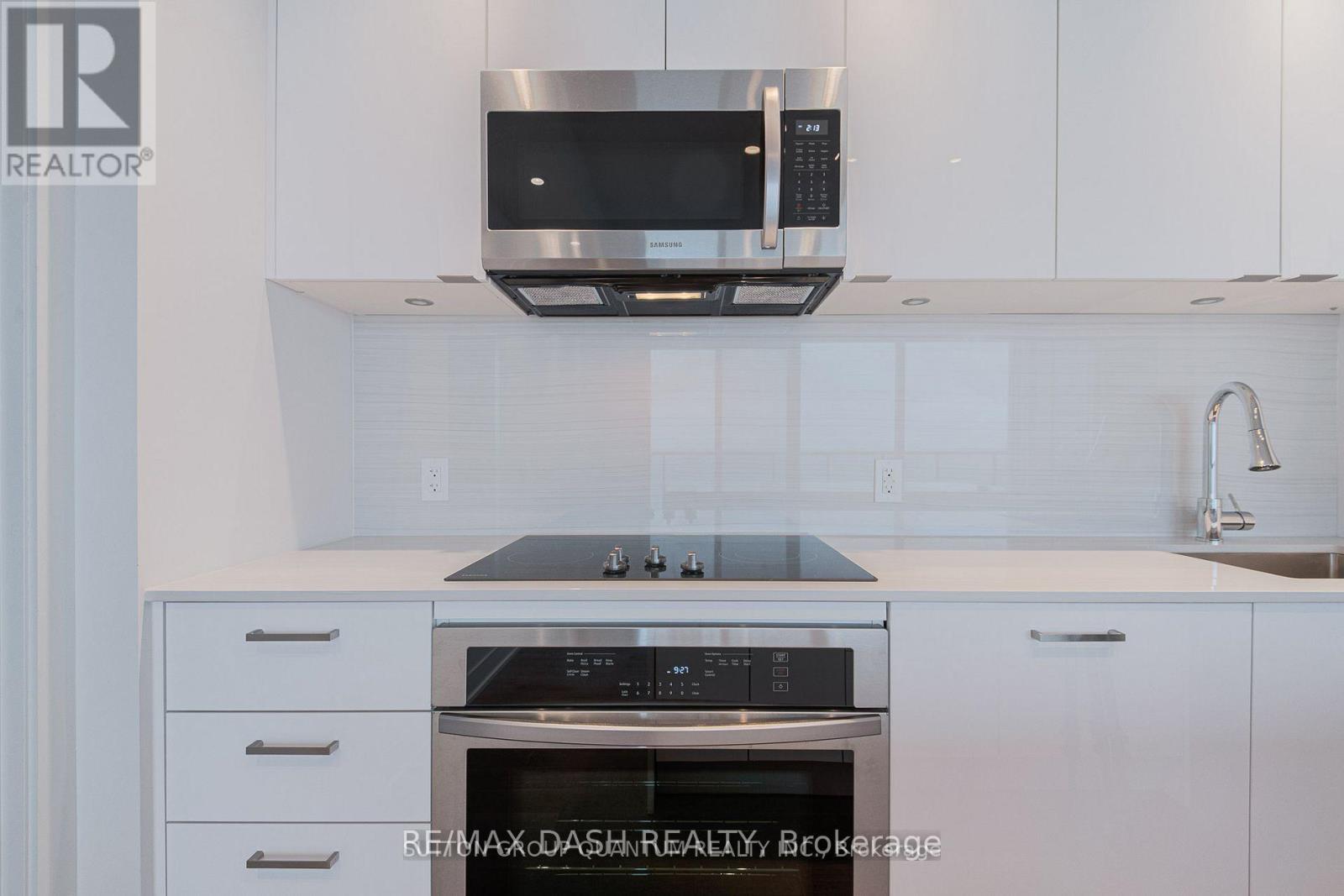 1710w - 1928 Lake Shore Boulevard W, Toronto, Ontario  M6S 0B1 - Photo 7 - W12591286