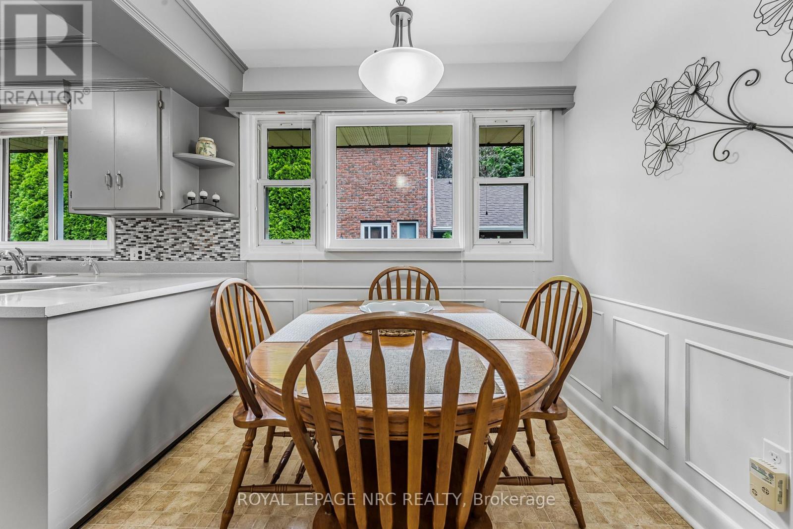 6 Maplewood Drive, St. Catharines, Ontario  L2M 3P1 - Photo 10 - X12591444