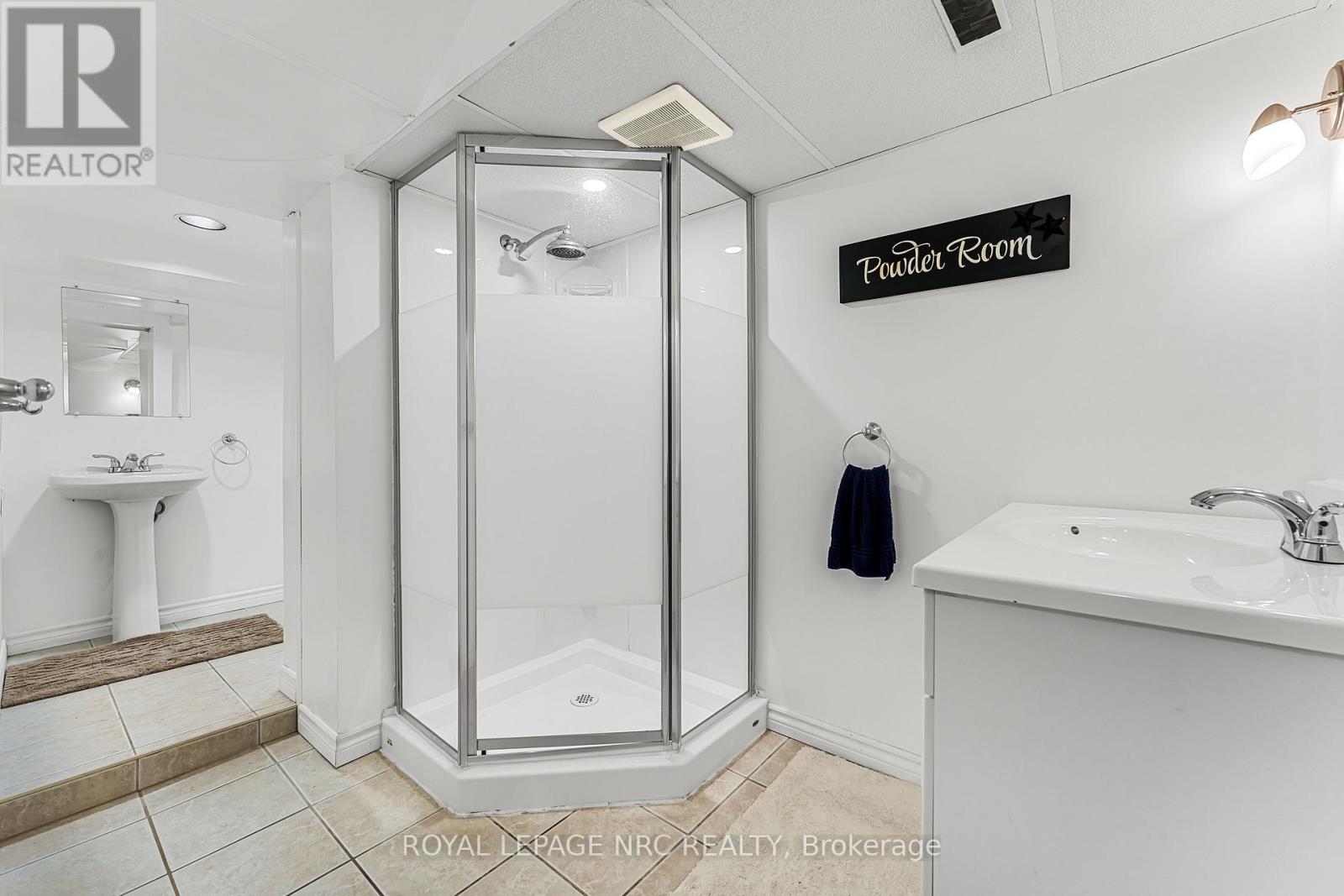 6 Maplewood Drive, St. Catharines, Ontario  L2M 3P1 - Photo 33 - X12591444