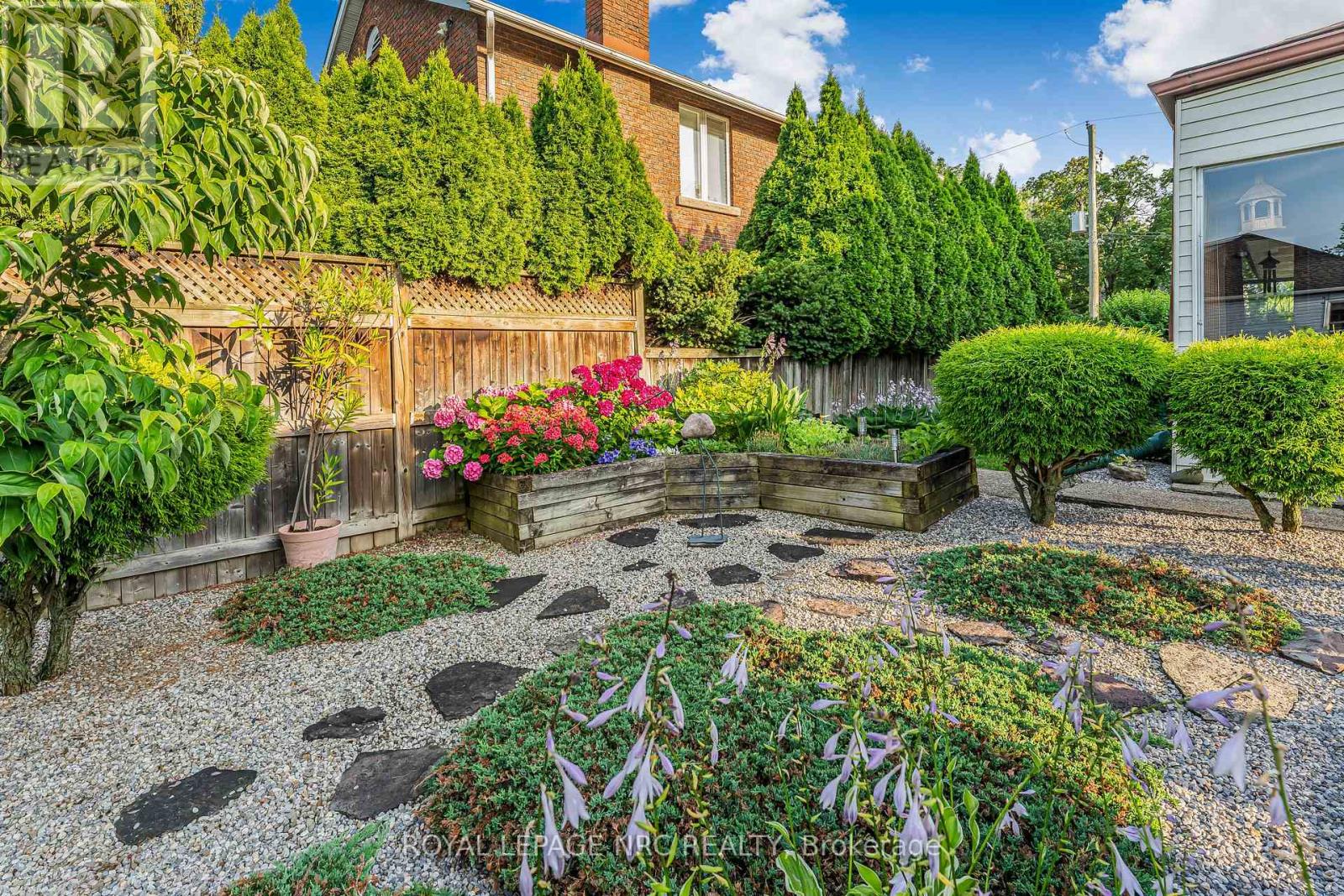 6 Maplewood Drive, St. Catharines, Ontario  L2M 3P1 - Photo 44 - X12591444