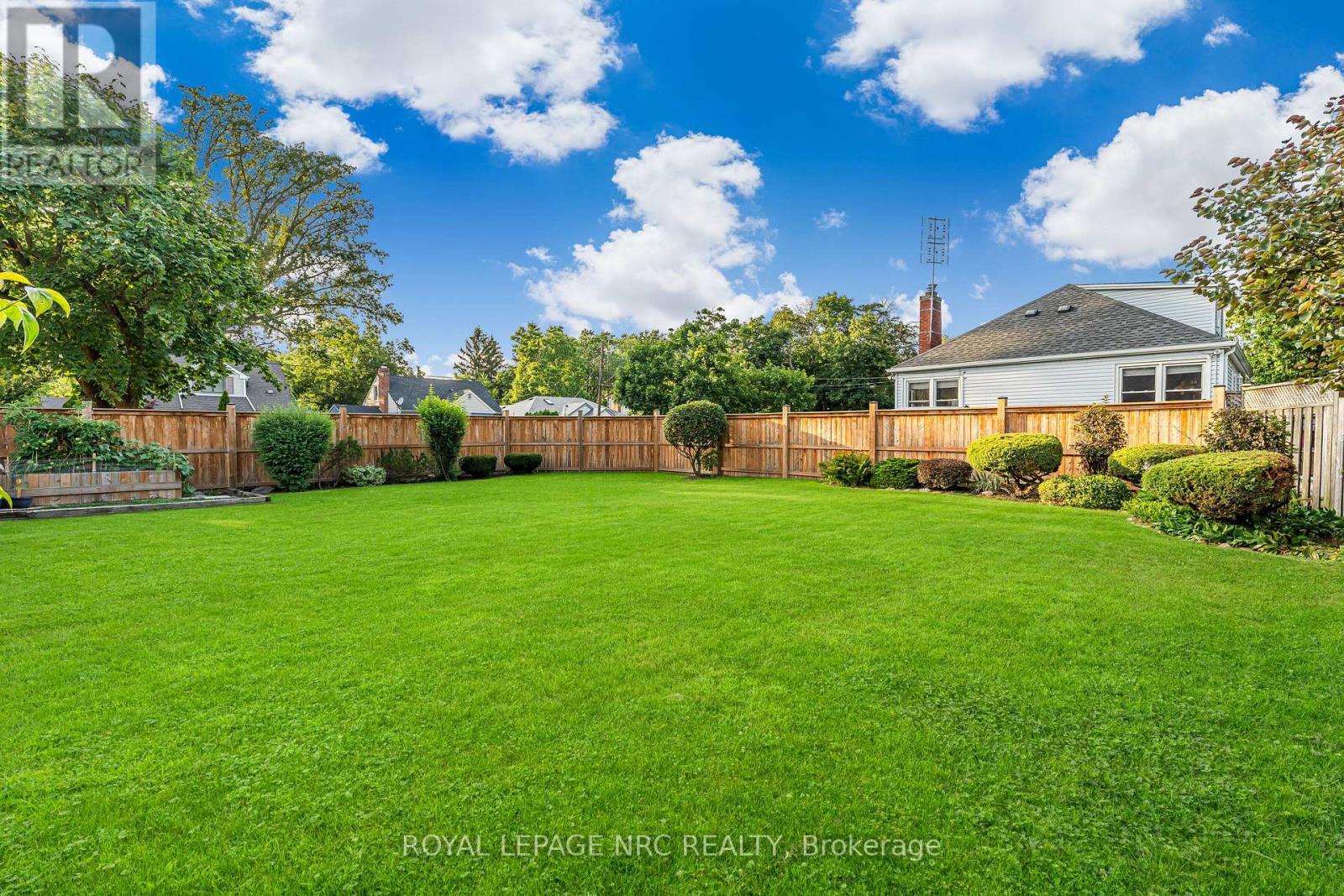 6 Maplewood Drive, St. Catharines, Ontario  L2M 3P1 - Photo 45 - X12591444