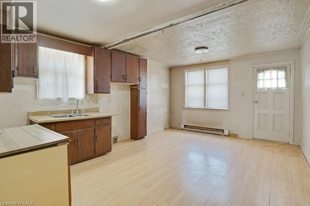 844 S Stirling Avenue S, Kitchener, Ontario  N2M 3K3 - Photo 6 - 40791352