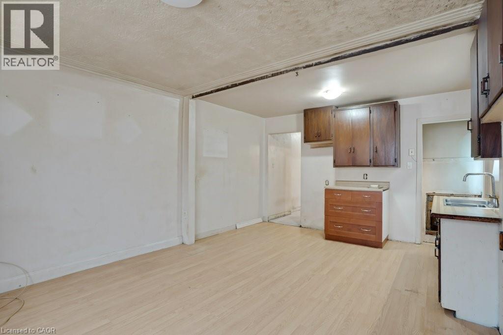 844 S Stirling Avenue S, Kitchener, Ontario  N2M 3K3 - Photo 8 - 40791352