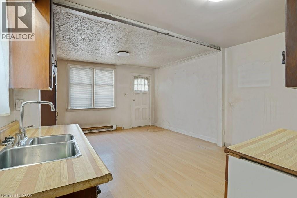 844 S Stirling Avenue S, Kitchener, Ontario  N2M 3K3 - Photo 9 - 40791352