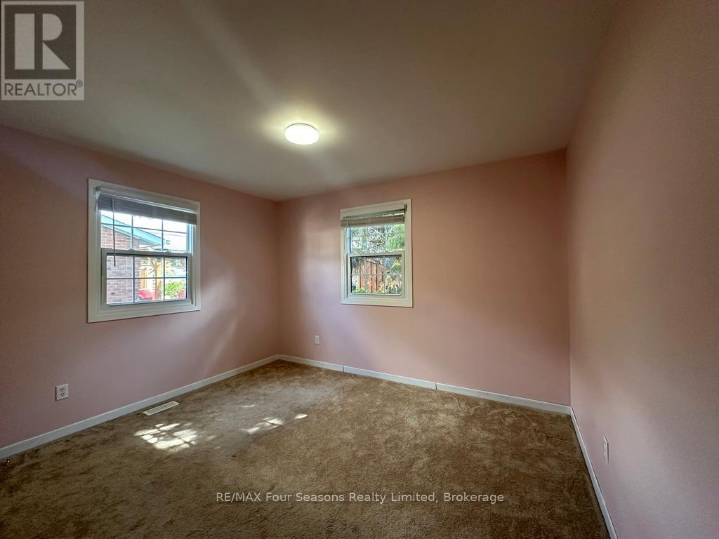 207 Christopher Street, Clearview (Stayner), Ontario  L0M 1S0 - Photo 10 - S12591332