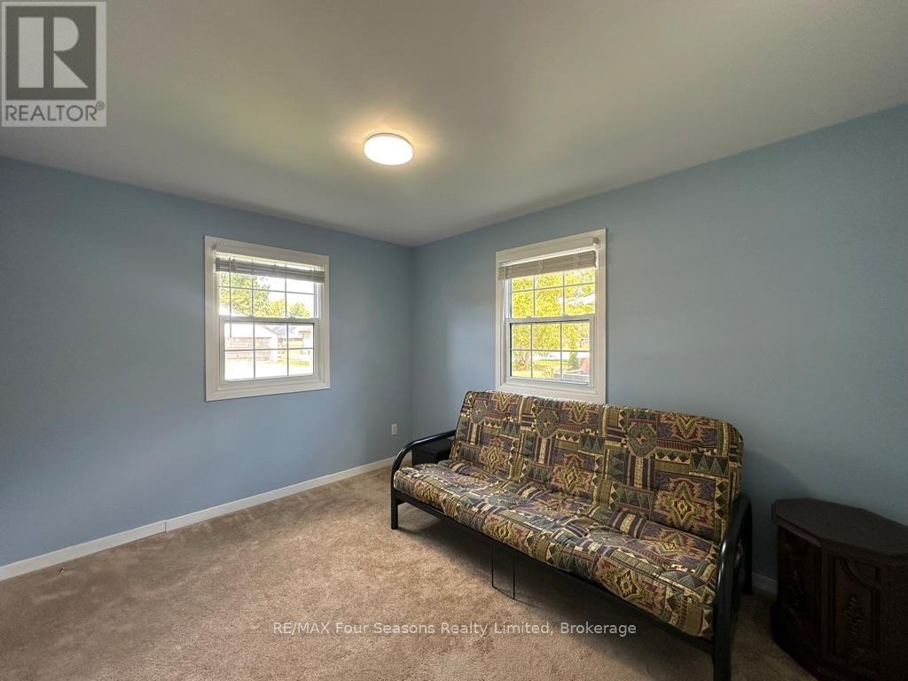 207 Christopher Street, Clearview (Stayner), Ontario  L0M 1S0 - Photo 11 - S12591332