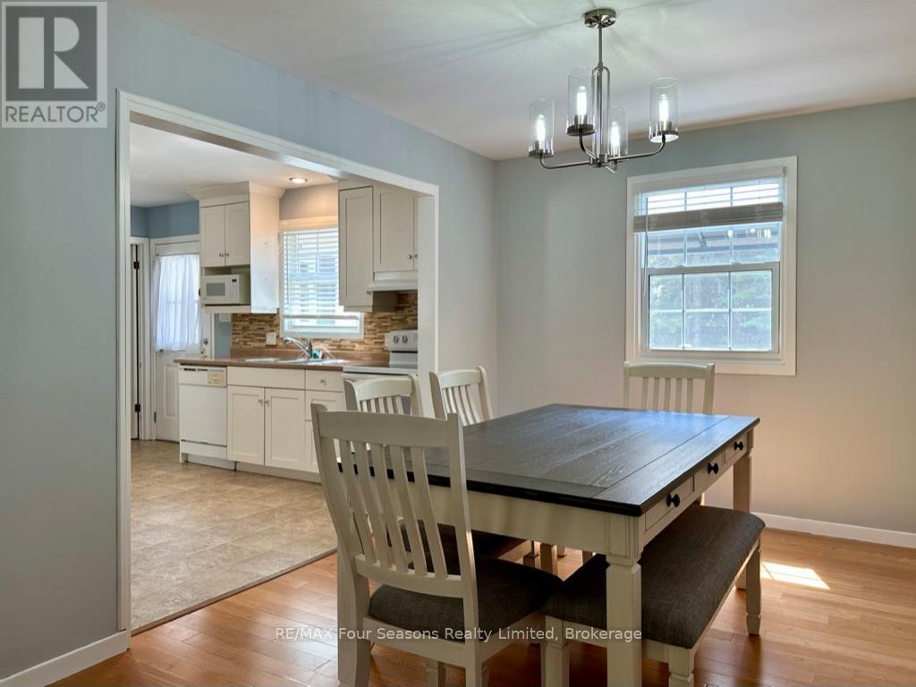 207 Christopher Street, Clearview (Stayner), Ontario  L0M 1S0 - Photo 8 - S12591332