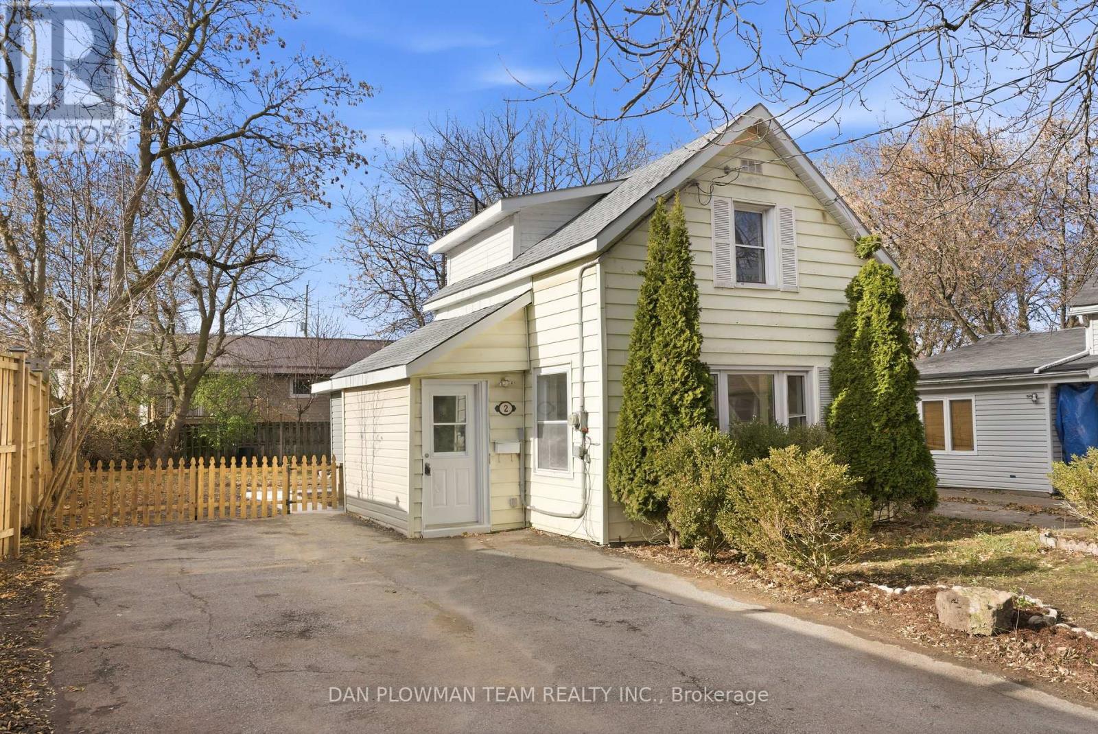 2 Wickett Street, Belleville, Ontario  K8P 3W6 - Photo 3 - X12591250