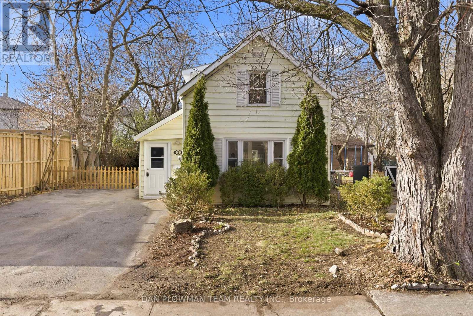 2 Wickett Street, Belleville, Ontario  K8P 3W6 - Photo 5 - X12591250