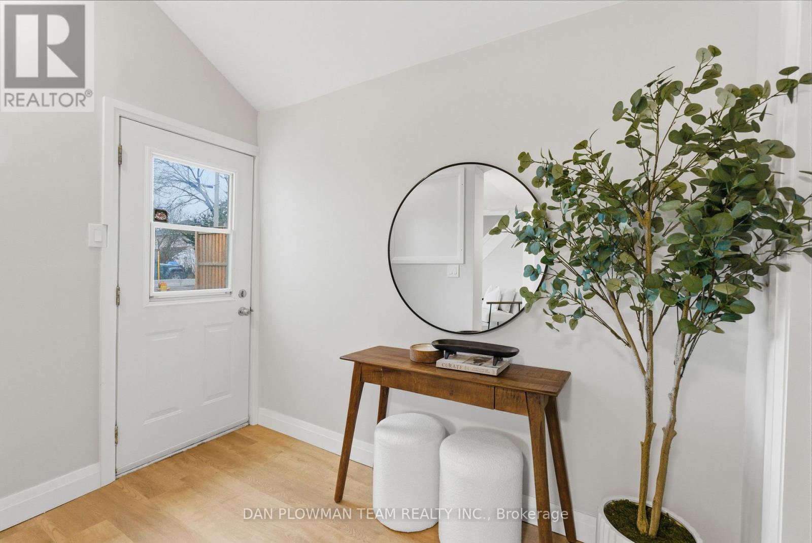 2 Wickett Street, Belleville, Ontario  K8P 3W6 - Photo 6 - X12591250