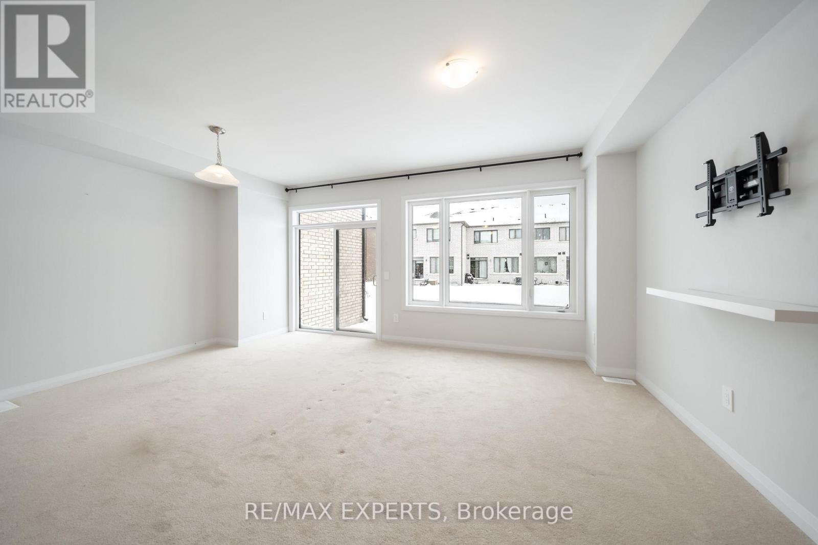 124 Corley Street, Kawartha Lakes, Ontario  K9V 0R4 - Photo 10 - X12591322