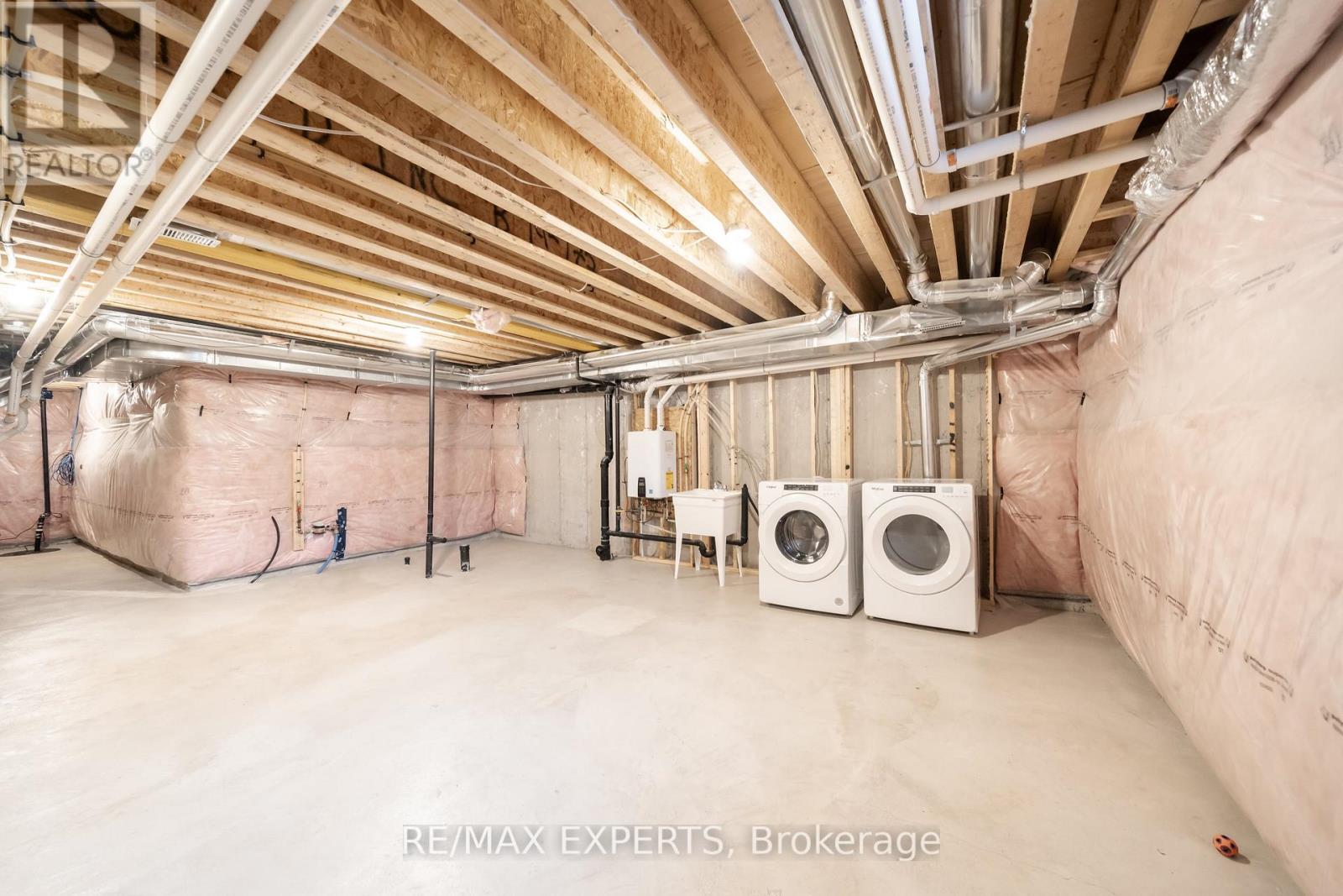 124 Corley Street, Kawartha Lakes, Ontario  K9V 0R4 - Photo 37 - X12591322