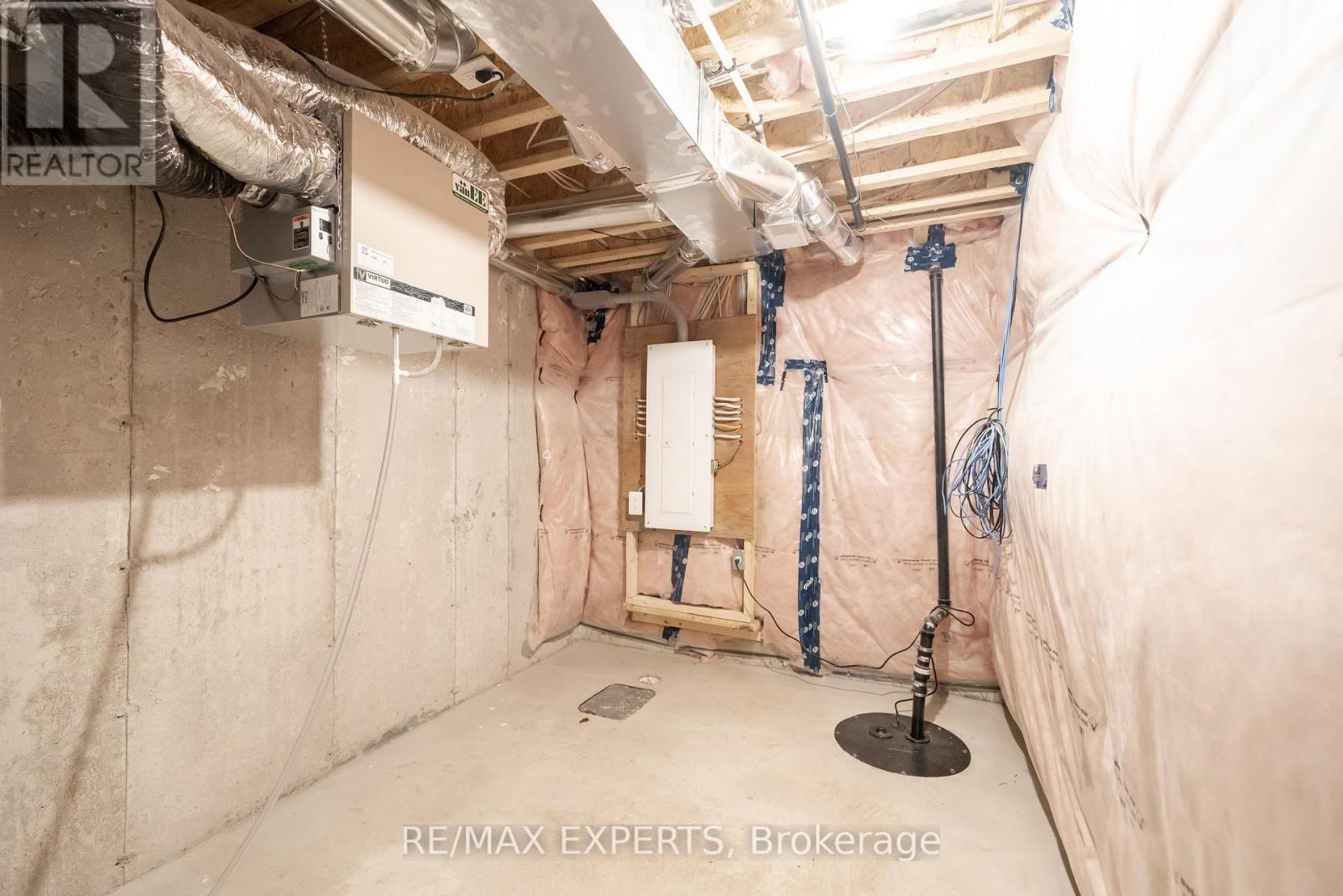 124 Corley Street, Kawartha Lakes, Ontario  K9V 0R4 - Photo 39 - X12591322