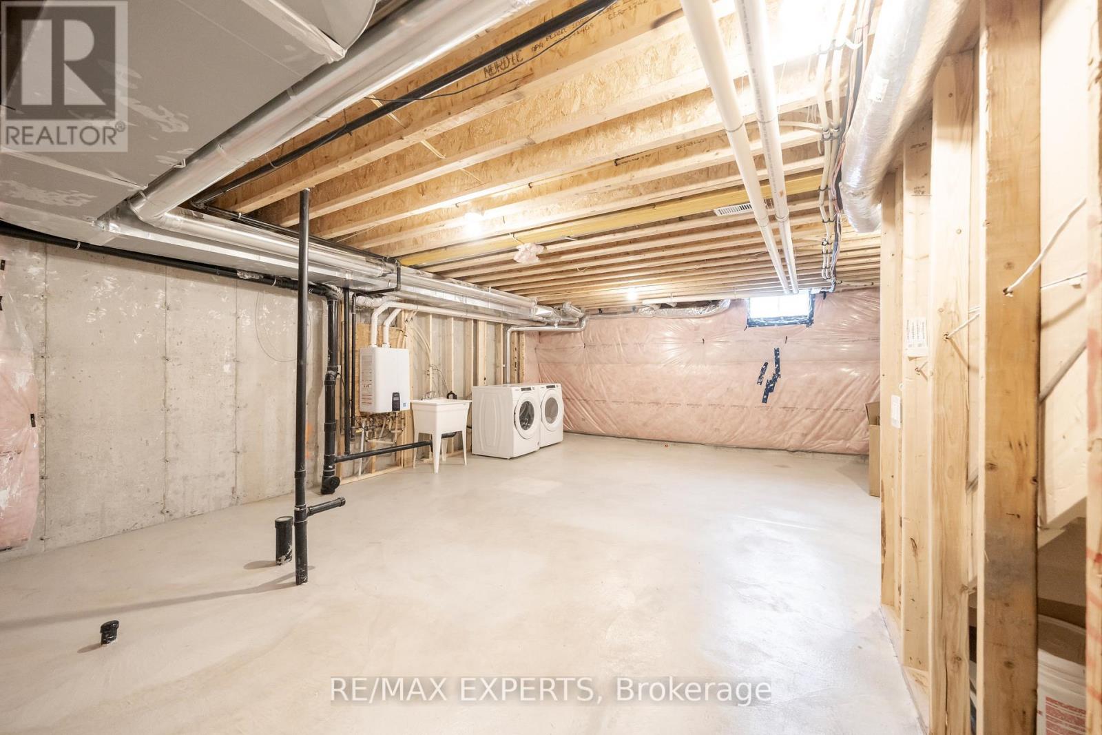 124 Corley Street, Kawartha Lakes, Ontario  K9V 0R4 - Photo 40 - X12591322