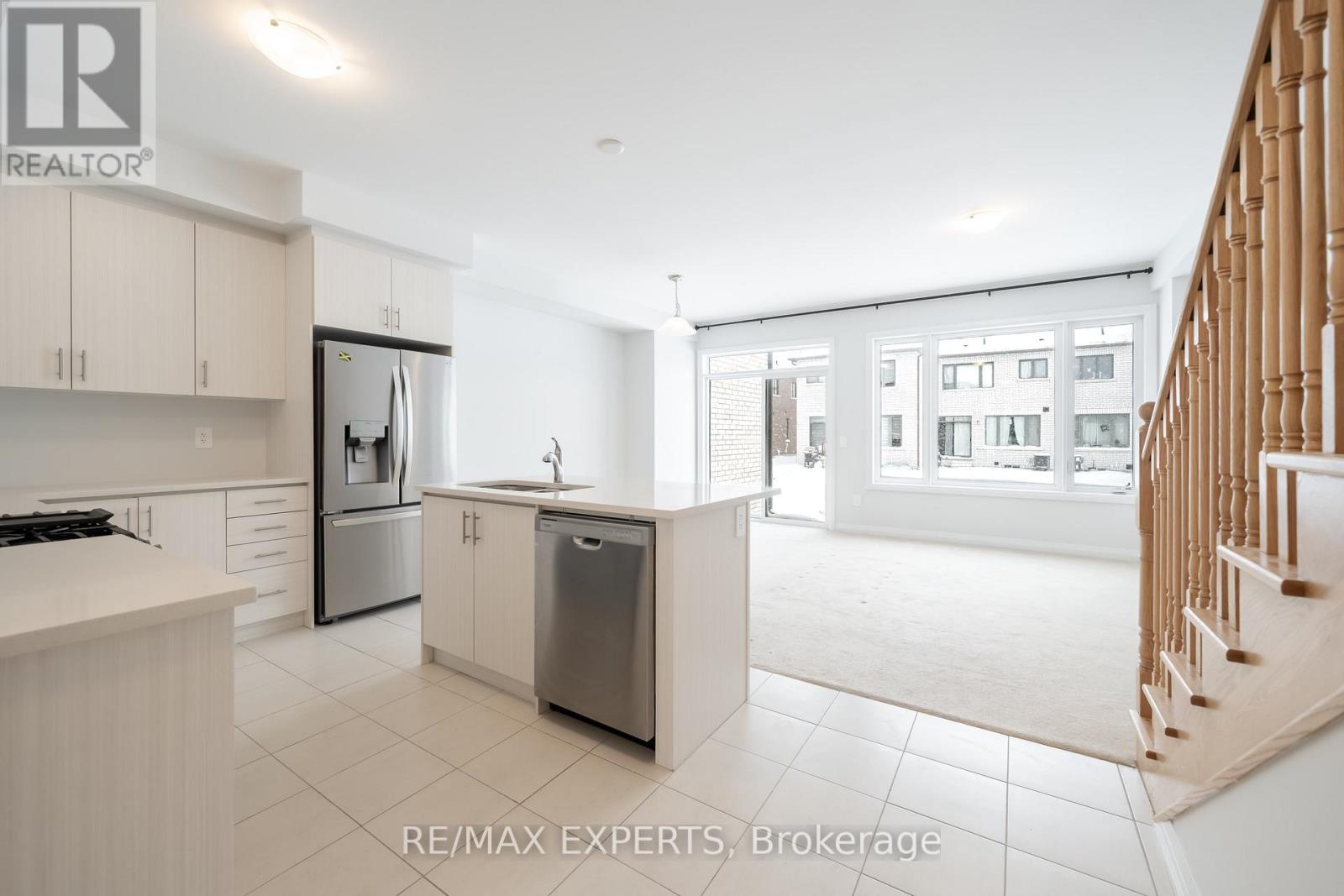 124 Corley Street, Kawartha Lakes, Ontario  K9V 0R4 - Photo 5 - X12591322