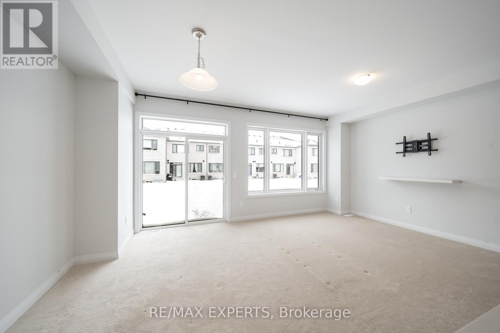 124 Corley Street, Kawartha Lakes, Ontario  K9V 0R4 - Photo 9 - X12591322