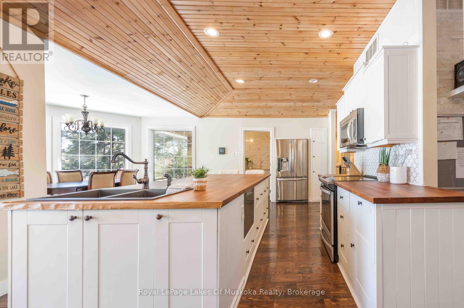 1420 Limberlost Road, Lake Of Bays, Ontario  P1H 2J6 - Photo 10 - X12591528