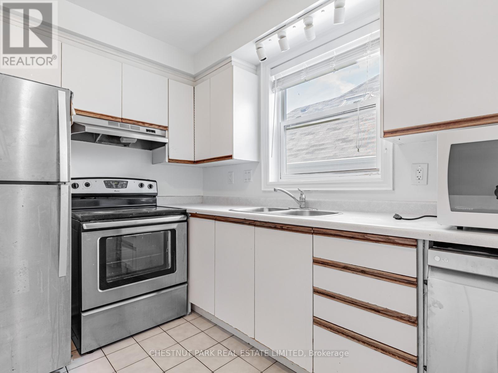 3 - 76 Walmsley Boulevard, Toronto, Ontario  M4V 1X6 - Photo 5 - C12591340
