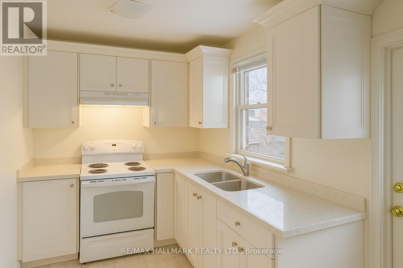 Main - 57 Kappele Avenue, Toronto, Ontario  M4N 2Z4 - Photo 2 - C12591526