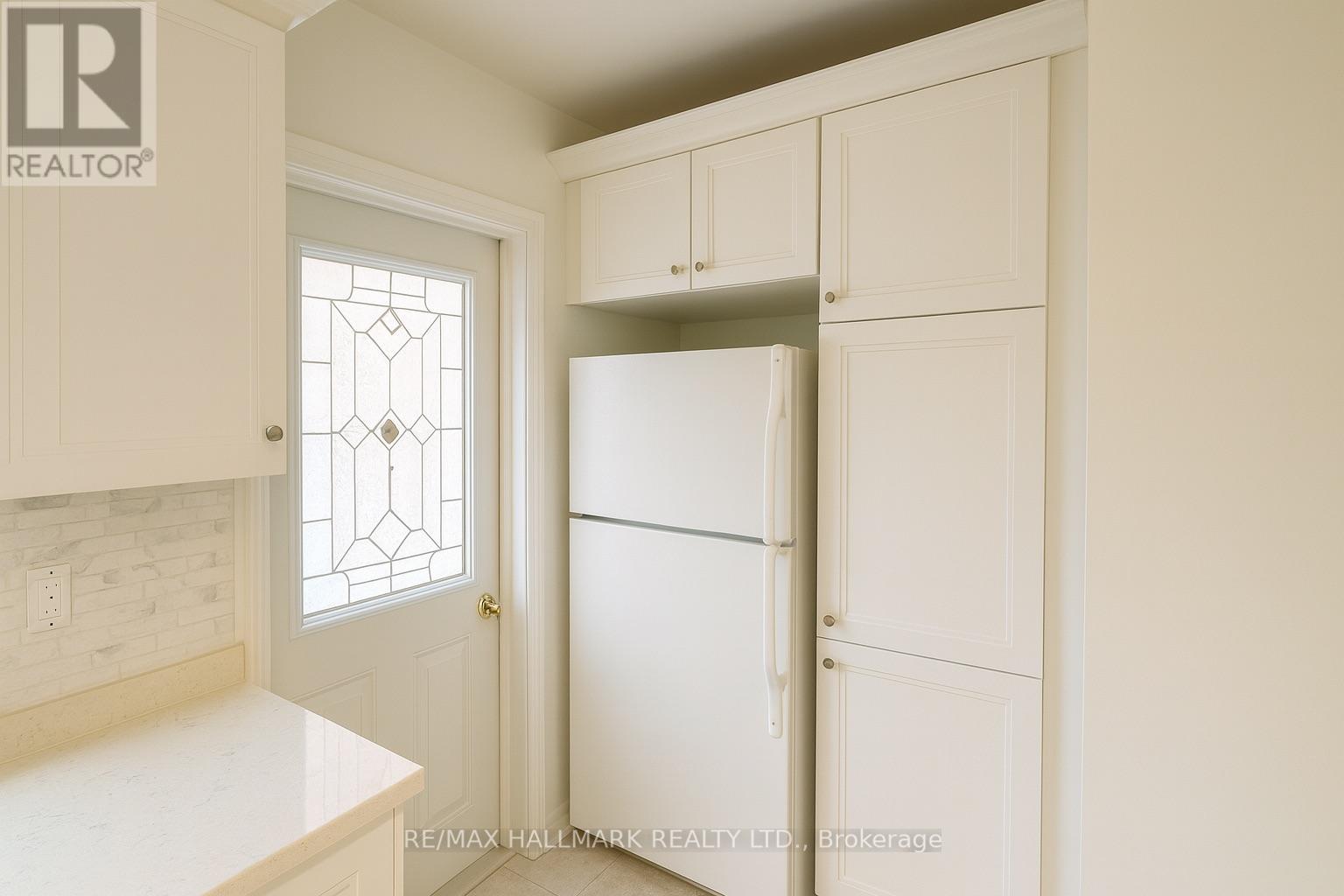 Main - 57 Kappele Avenue, Toronto, Ontario  M4N 2Z4 - Photo 3 - C12591526