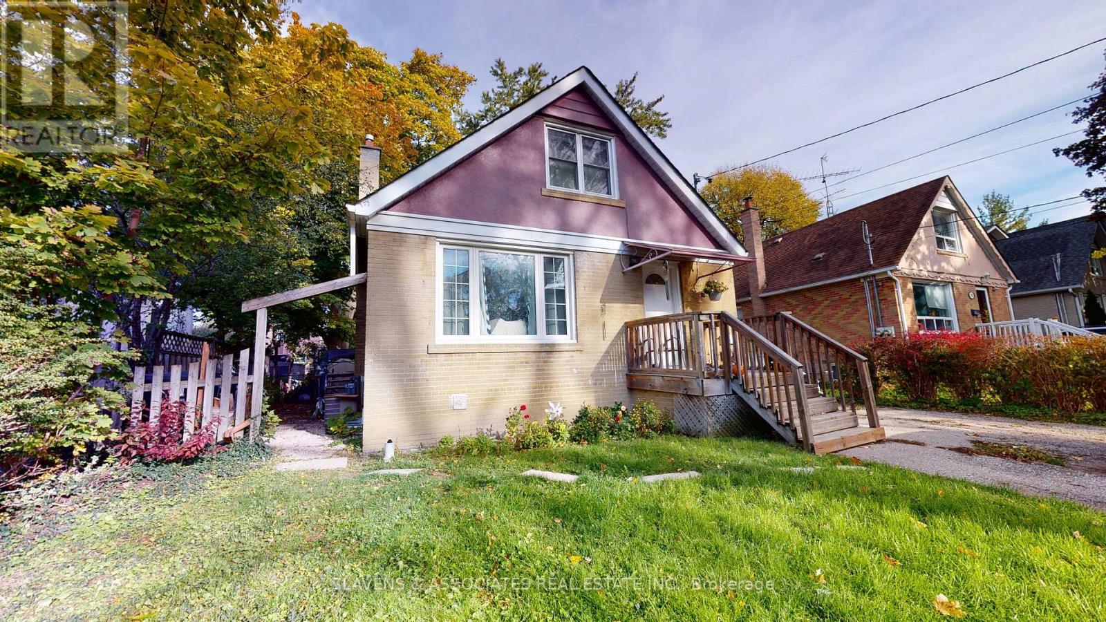 UPPER - 262 POYNTZ AVENUE, Toronto, Ontario