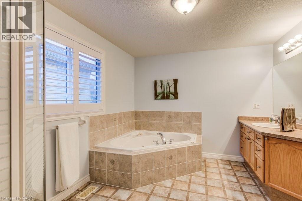 678 Interlaken Drive, Waterloo, Ontario  N2T 2Y5 - Photo 22 - 40791428