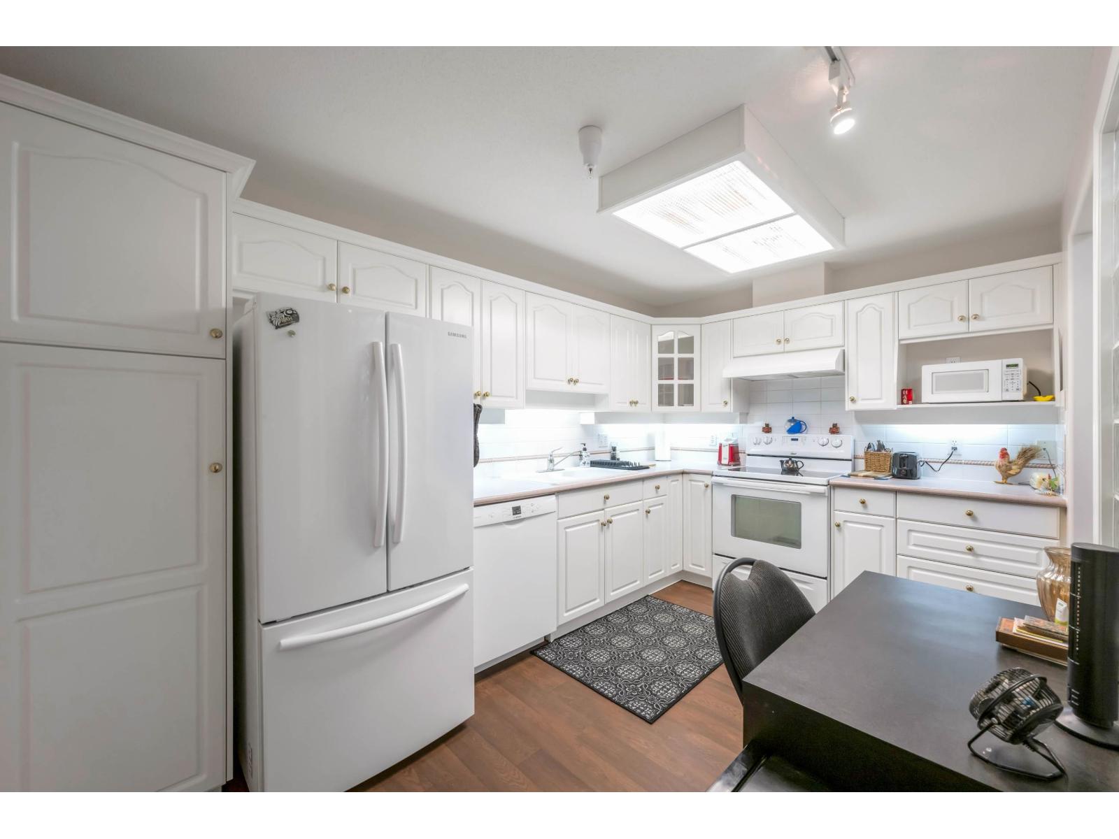 209 15350 19a Avenue, Surrey, British Columbia V4A 9W1 - Photo 8 - R3071157