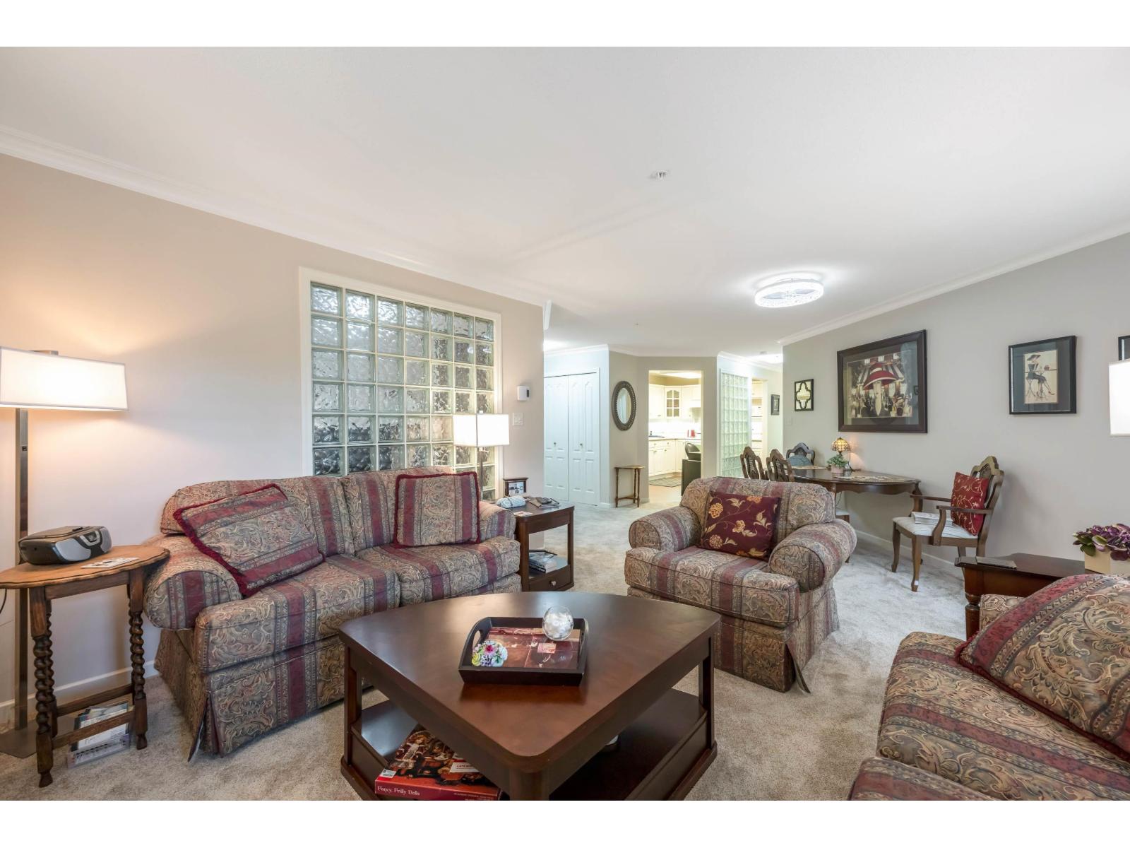 209 15350 19a Avenue, Surrey, British Columbia V4A 9W1 - Photo 5 - R3071157