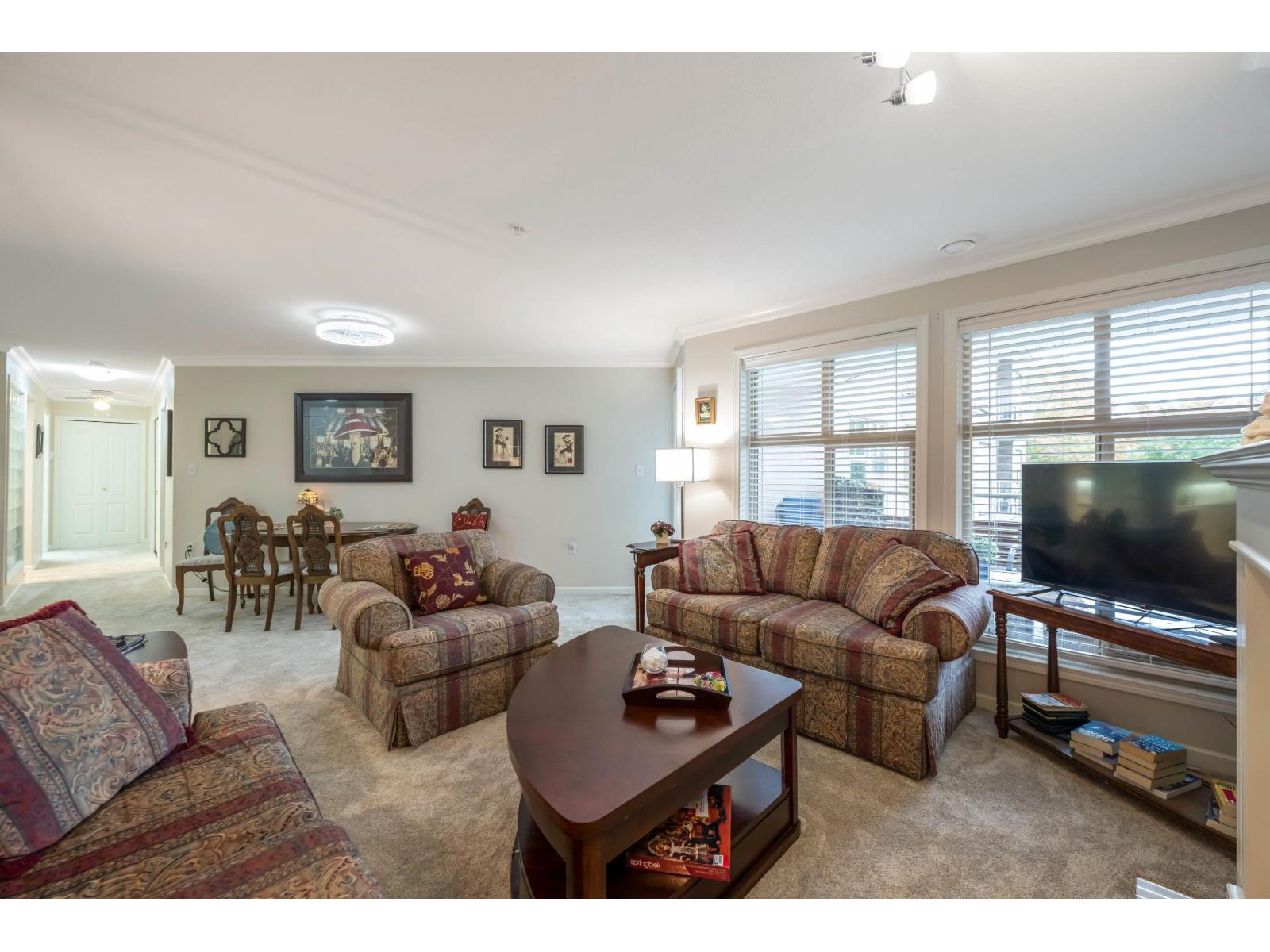 209 15350 19a Avenue, Surrey, British Columbia V4A 9W1 - Photo 4 - R3071157