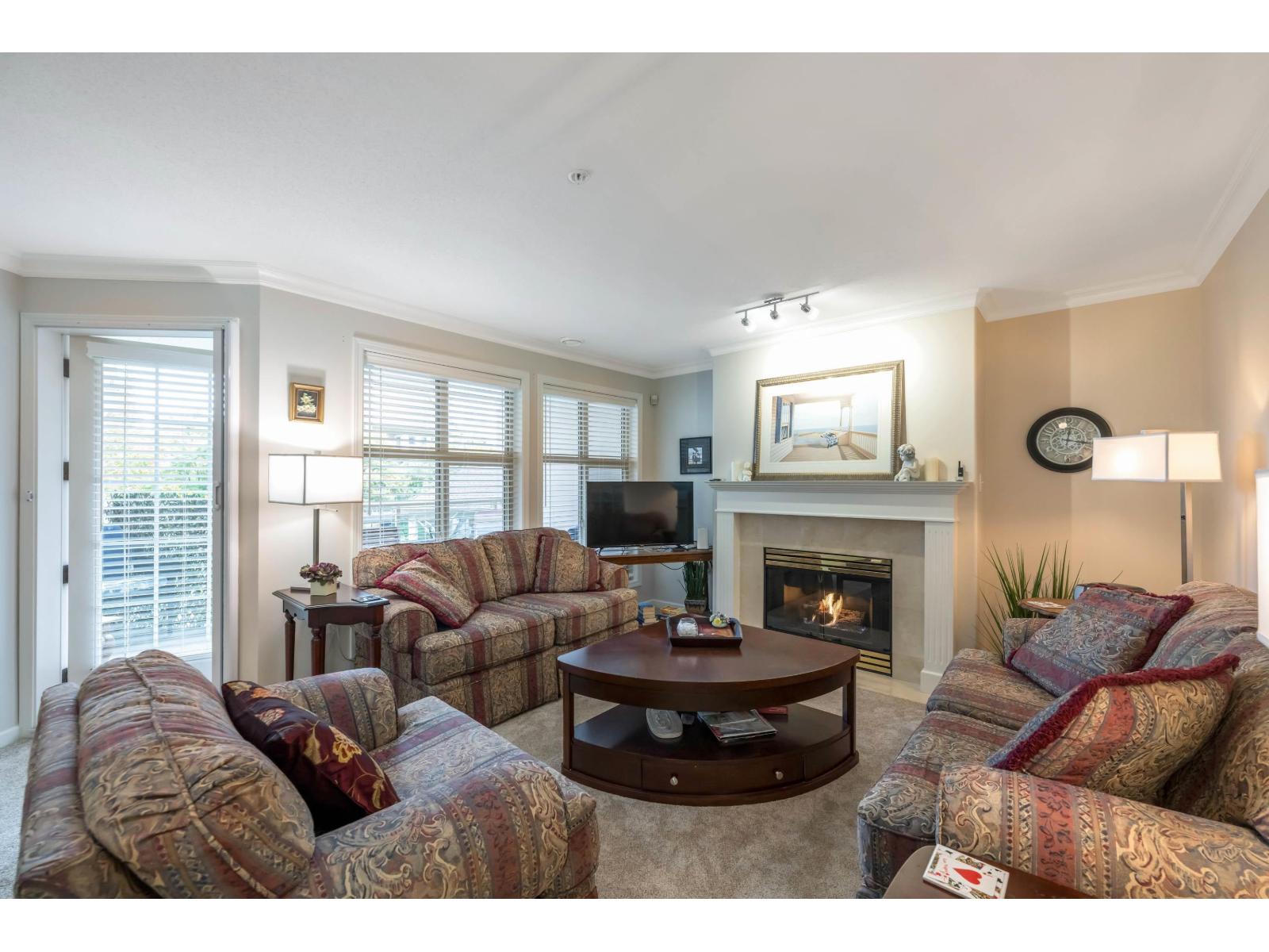 209 15350 19a Avenue, Surrey, British Columbia V4A 9W1 - Photo 3 - R3071157