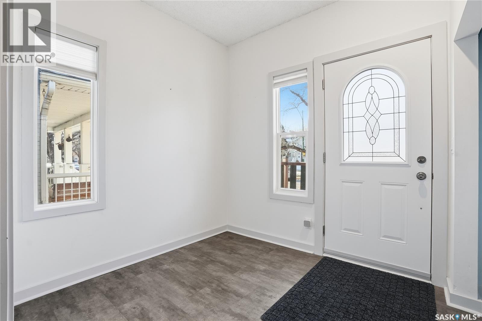 830 D Avenue N, Saskatoon, Saskatchewan  S7L 1N2 - Photo 4 - SK025037