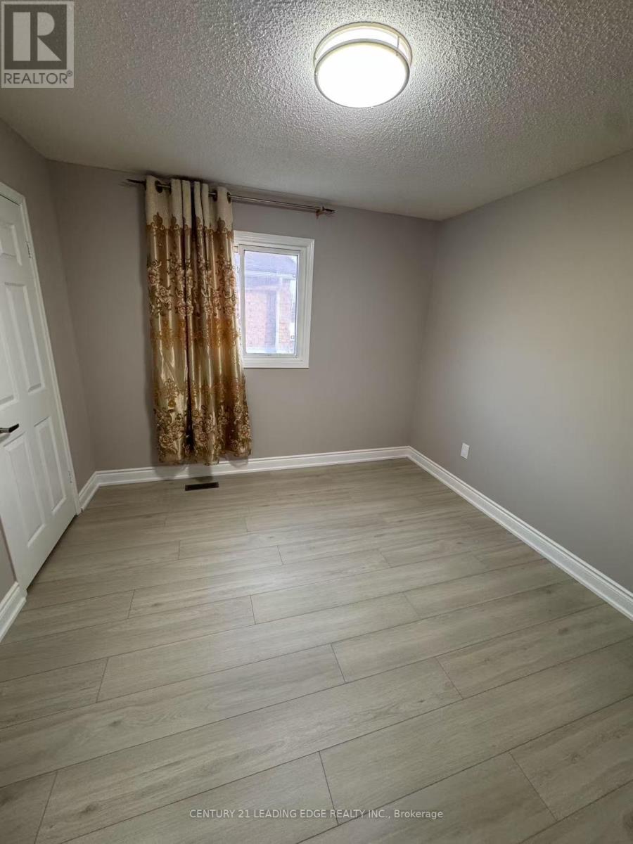 Main - 4 Burwell Crescent, Markham, Ontario  L3P 6T6 - Photo 4 - N12591422