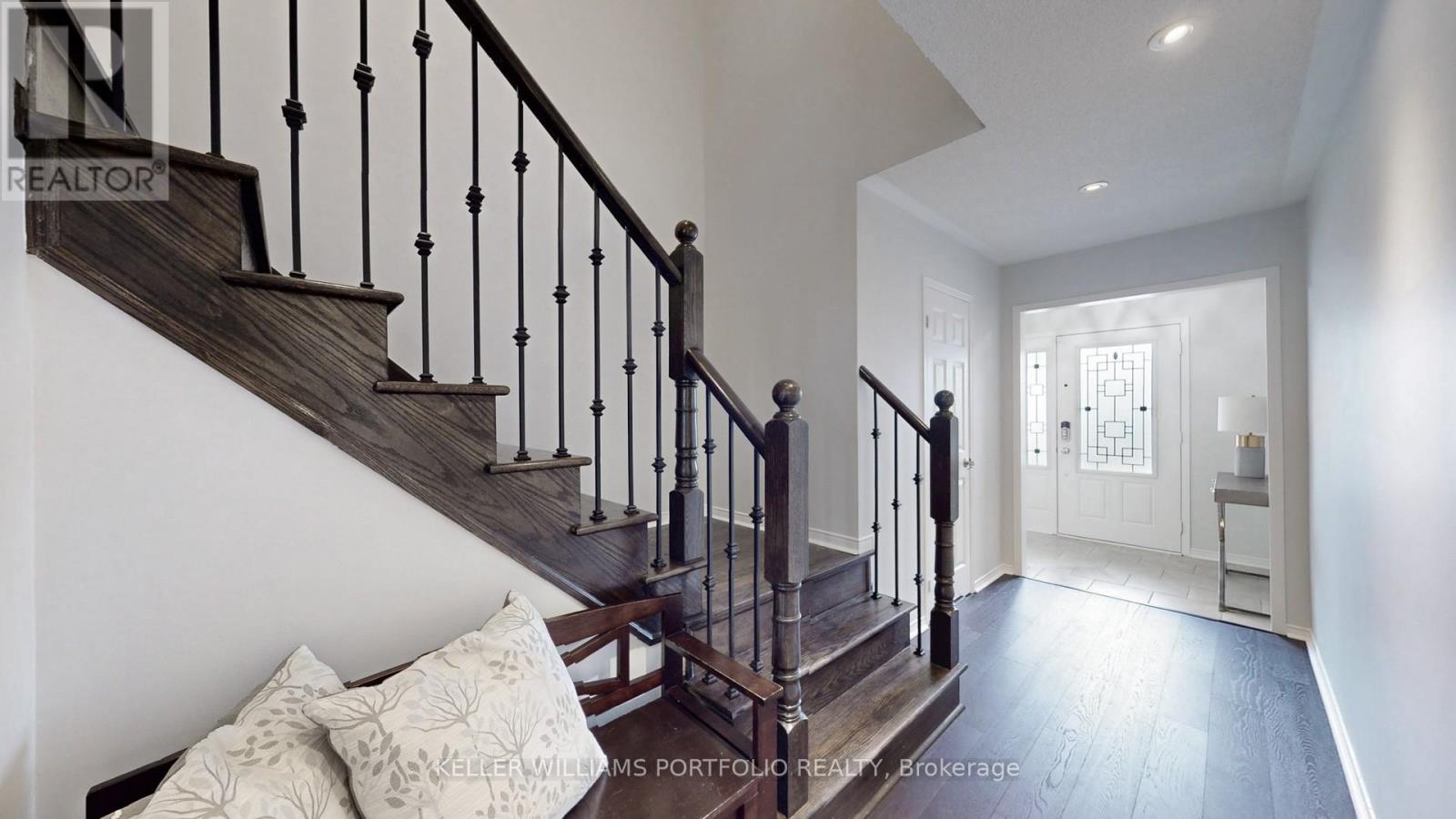 773 Miller Park Avenue, Bradford West Gwillimbury, Ontario  L3Z 0L8 - Photo 11 - N12591442