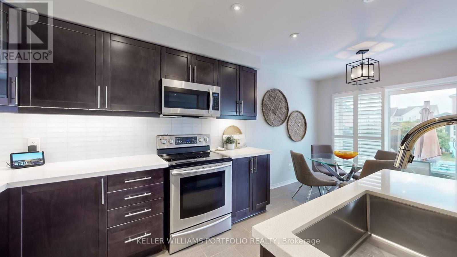 773 Miller Park Avenue, Bradford West Gwillimbury, Ontario  L3Z 0L8 - Photo 8 - N12591442