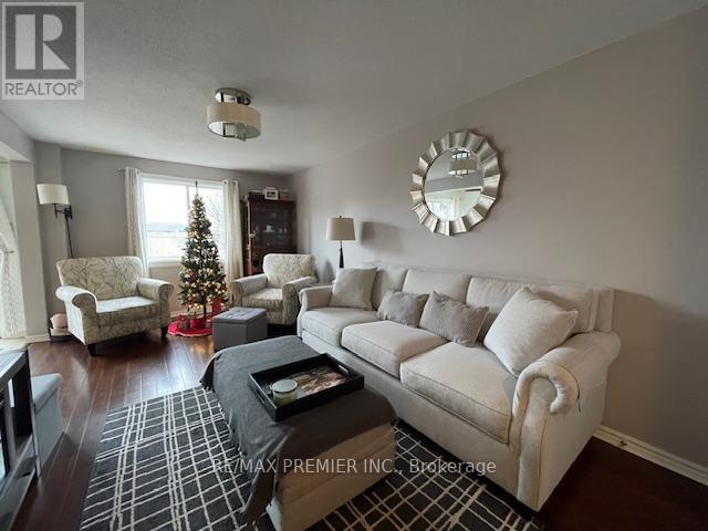 105 Courtney Crescent, Barrie (Painswick South), Ontario  L4N 5S9 - Photo 4 - S12591398