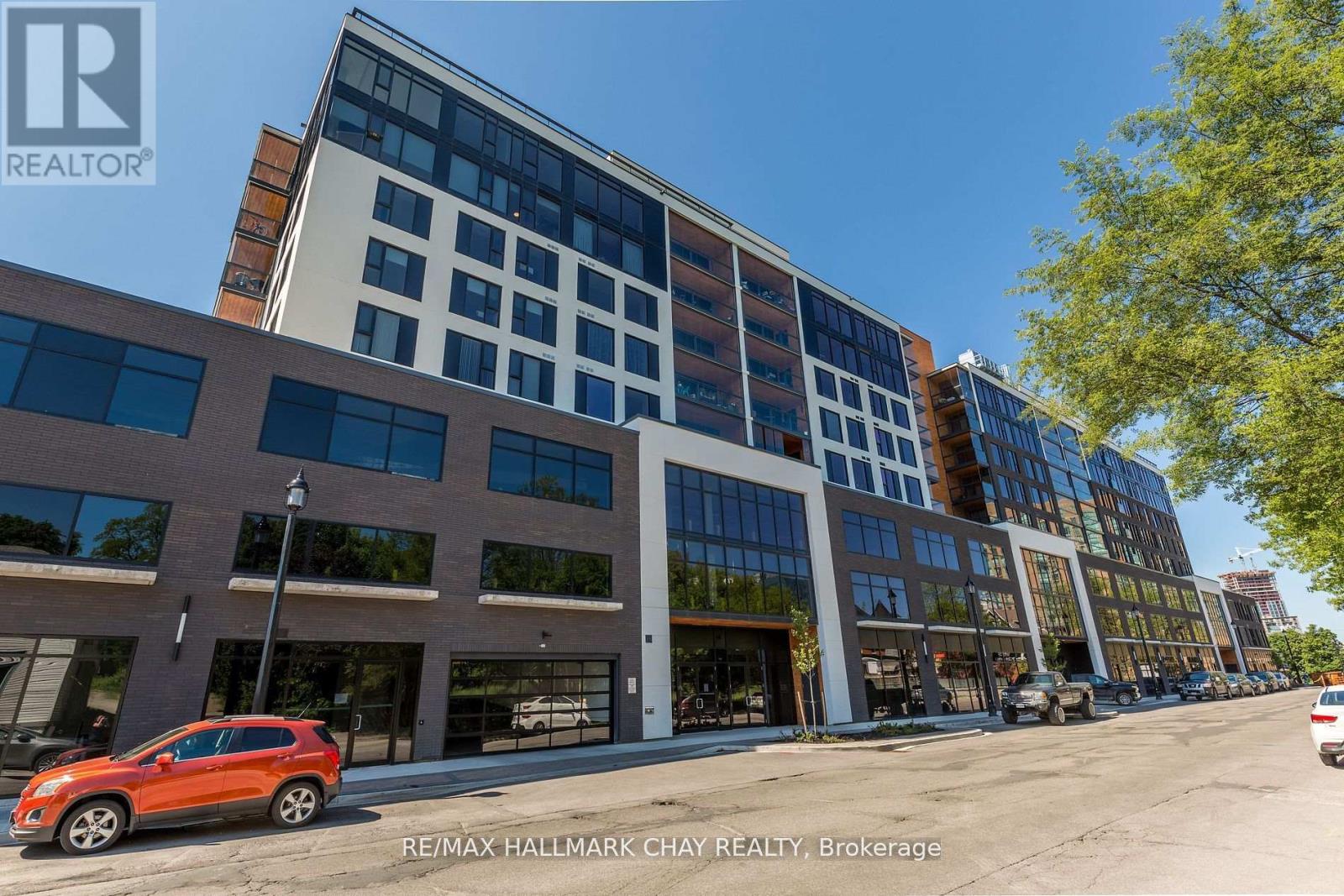 515 - 185 Dunlop Street, Barrie (City Centre), Ontario  L4M 1B2 - Photo 1 - S12591454