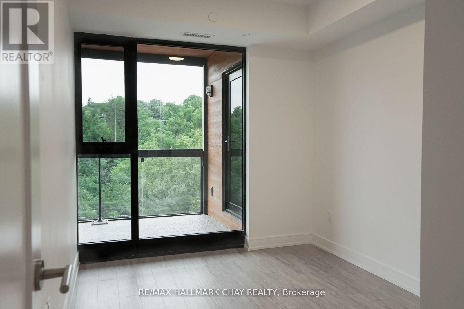 515 - 185 Dunlop Street, Barrie (City Centre), Ontario  L4M 1B2 - Photo 11 - S12591454