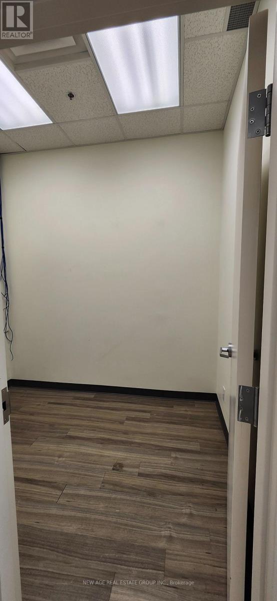 106 - 1065 Canadian Place, Mississauga, Ontario  L4W 1J9 - Photo 11 - W12591336