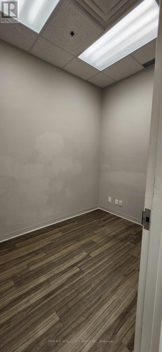 106 - 1065 Canadian Place, Mississauga, Ontario  L4W 1J9 - Photo 7 - W12591336