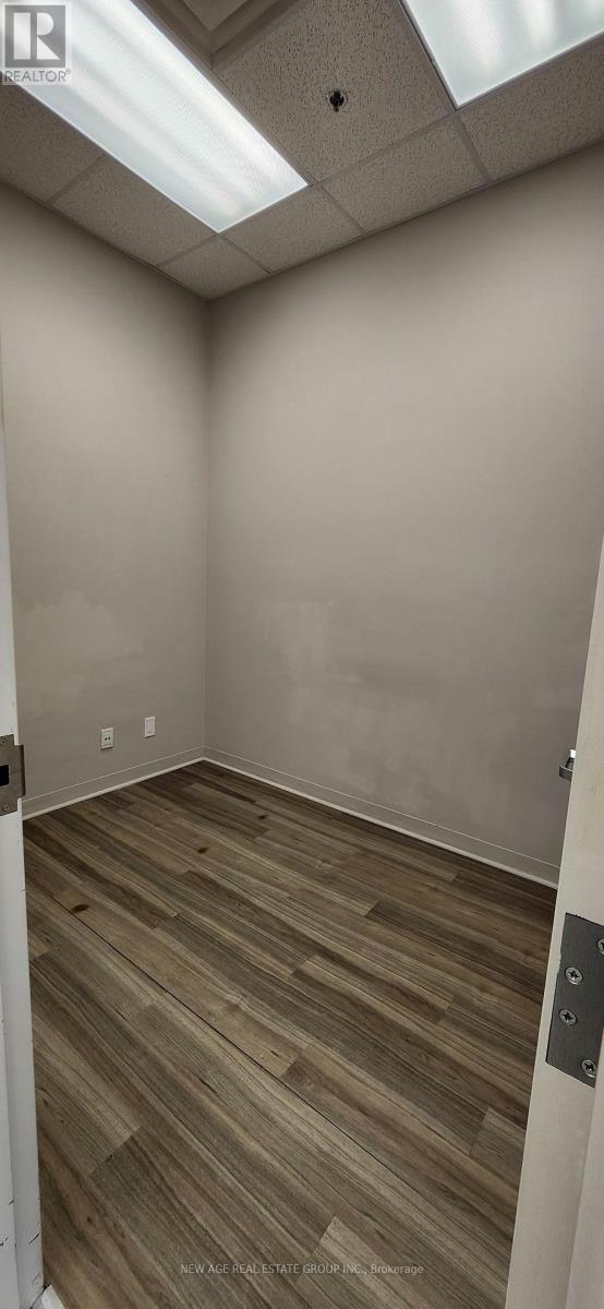 106 - 1065 Canadian Place, Mississauga, Ontario  L4W 1J9 - Photo 8 - W12591336