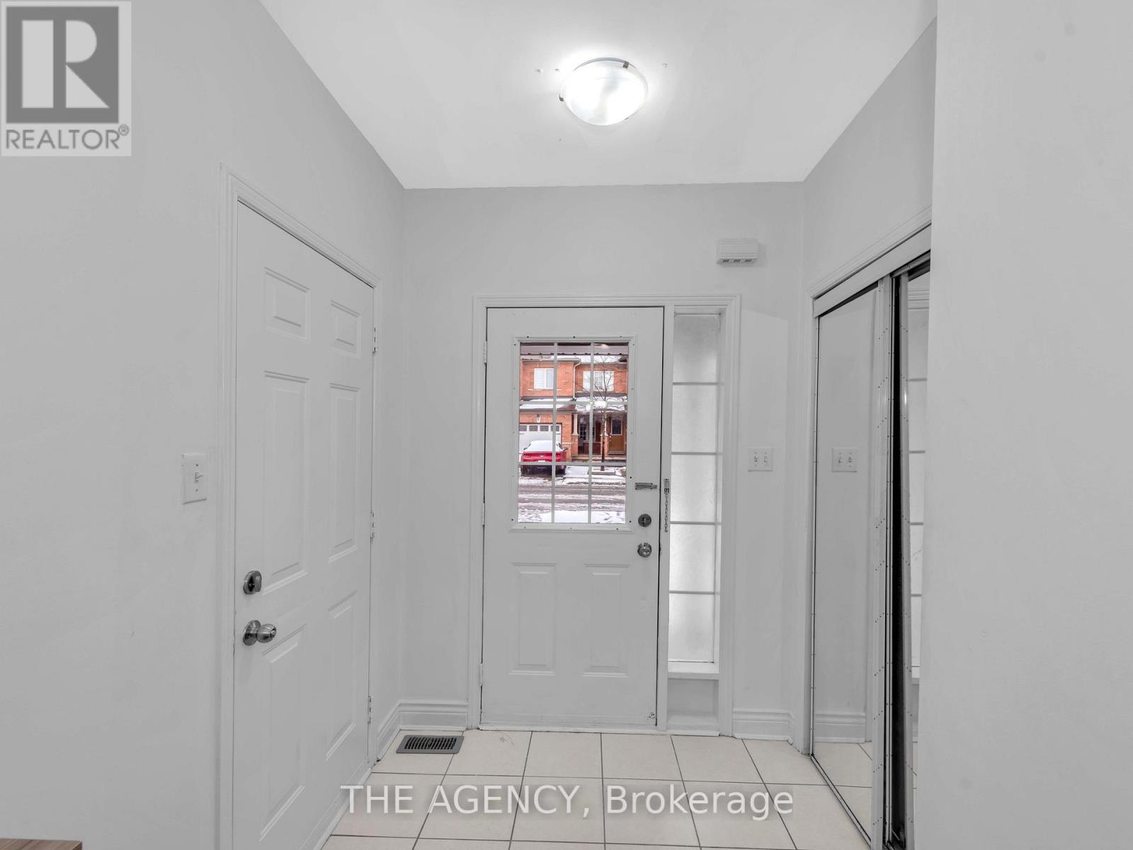 3 Rockgarden Trail, Brampton, Ontario L6R 3M9 - Photo 4 - W12591346