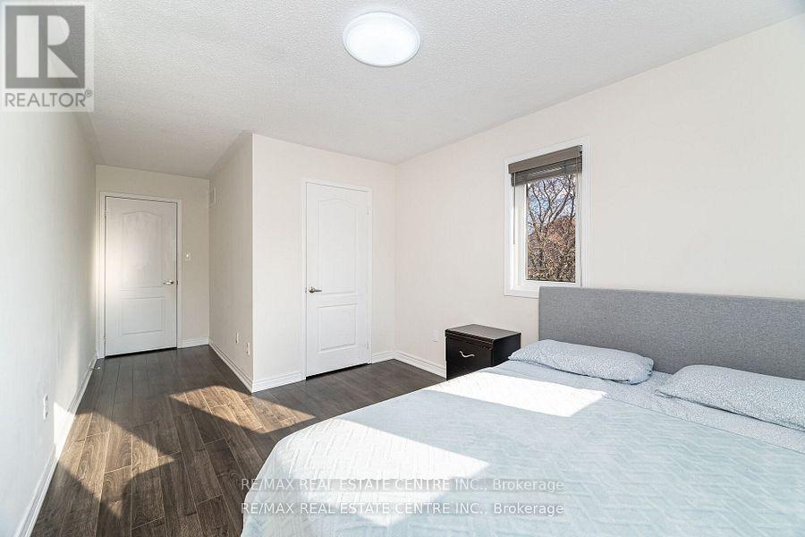 6835 Dillingwood Drive, Mississauga, Ontario  L5N 6Z9 - Photo 30 - W12591406