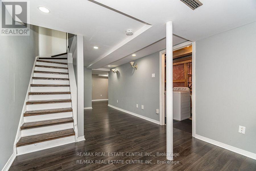 6835 Dillingwood Drive, Mississauga, Ontario  L5N 6Z9 - Photo 35 - W12591406