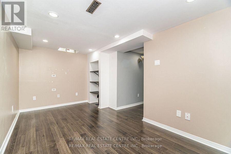 6835 Dillingwood Drive, Mississauga, Ontario  L5N 6Z9 - Photo 36 - W12591406